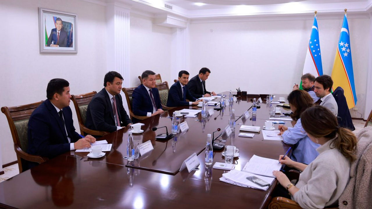 Joqarǵı Keńes Baslıǵı Franciya mámleketiniń Ózbekstandaǵı ayrıqsha hám tolıq huqıqlı elshisi menen ushırastı