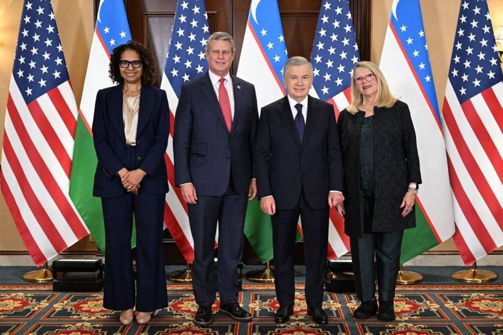 Ózbekstan Prezidenti AQSh penen parlamentleraralıq hám aymaqlararalıq baylanıslardı bunnan bılay da rawajlandırıw áhmietli ekenin atap ótti