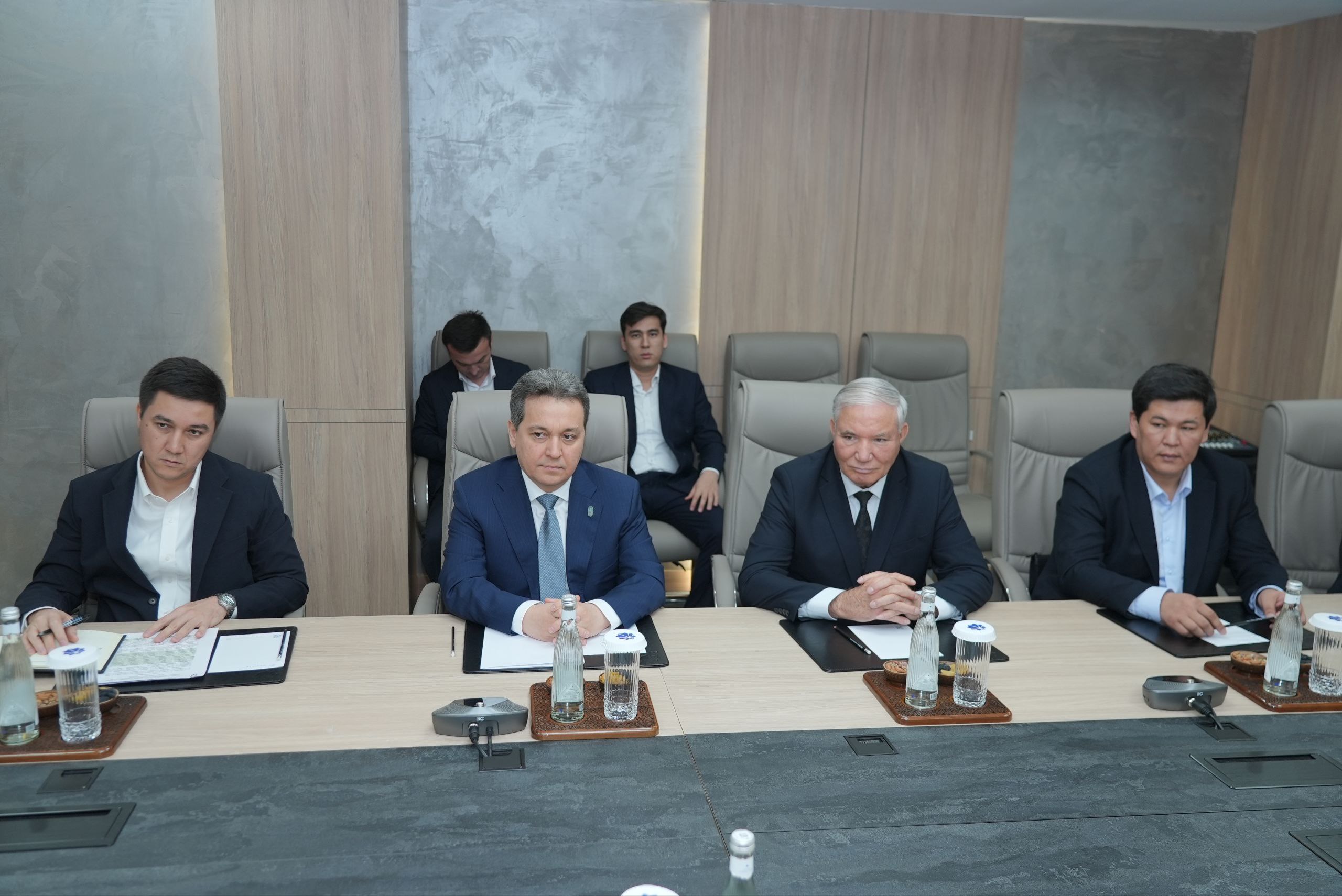 Қарақалпақстанда улыўма баҳасы 3,5 миллиард долларлық «Модулли интеллектуаллық есаплаў орайын қурыў бойынша Ҳәрекетлер режеси»не қол қойылды