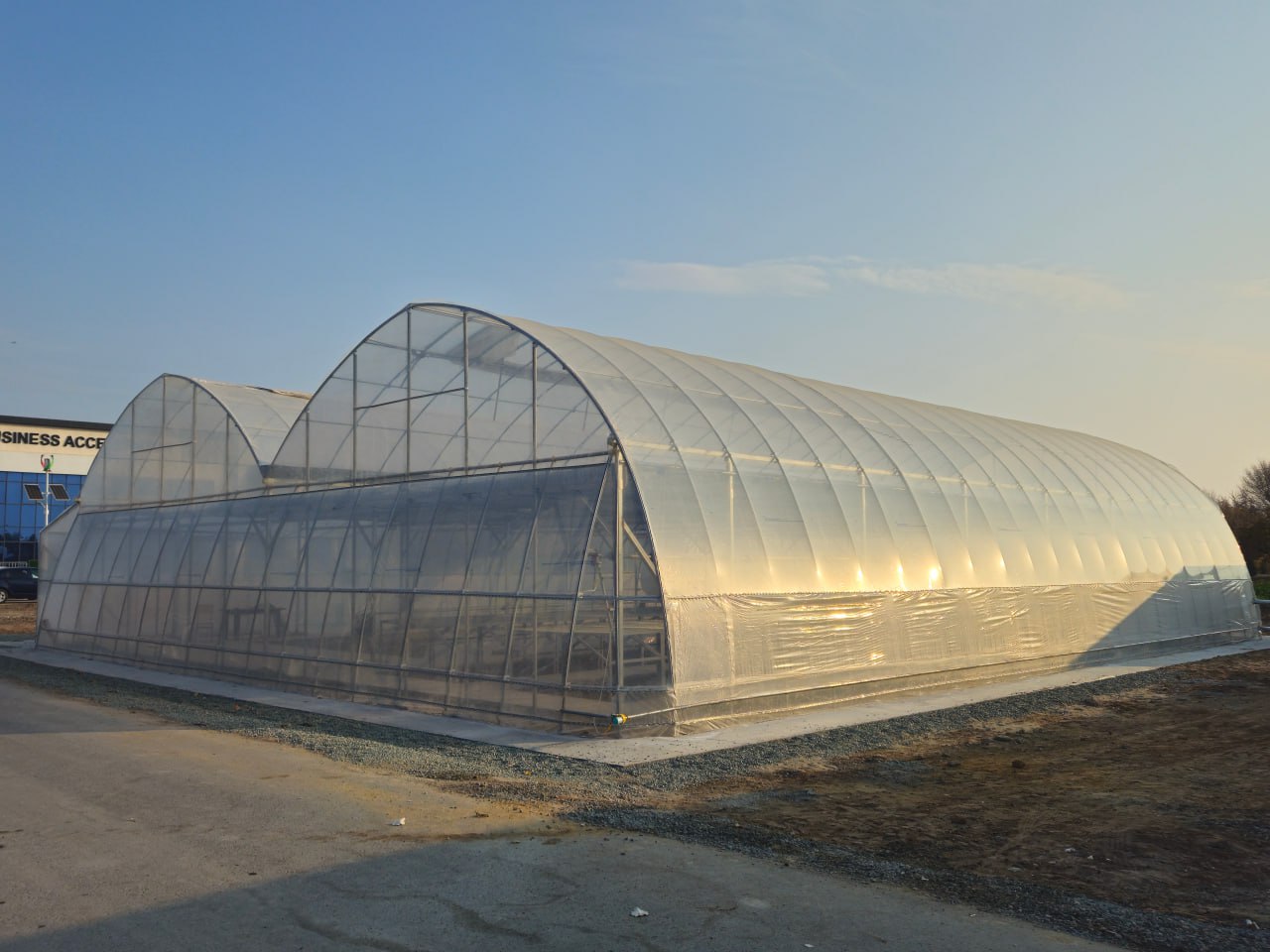 50 минг АҚШ доллари миқдоридаги грант маблағлари ҳисобидан ўсимликларни мослаштириш мақсадида иссиқхона ташкил этилди