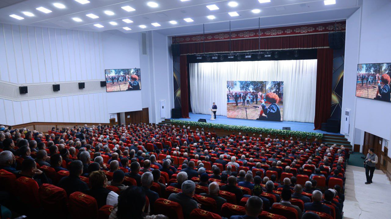 Көше бийлери, нураный-ақсақаллар менен ушырасыў өткерилди