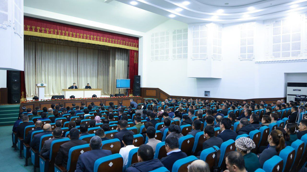 Beruniy rayonın hár tárepleme rawajlandırıw máseleleri kórip shıǵıldı