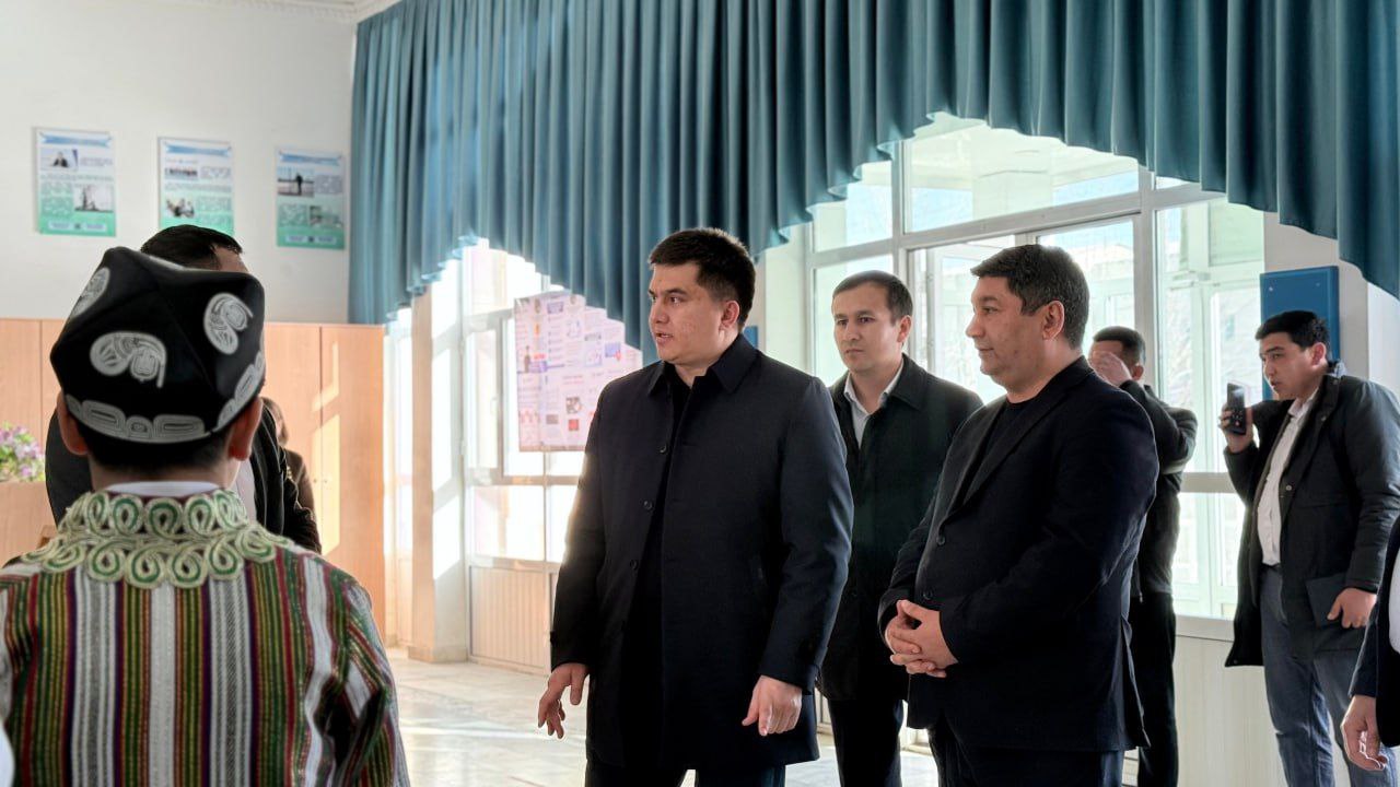 Жўқорғи Кенгес Раисининг ўринбосари Р.Нуразизов Беруний туманида турли соҳаларда фаолият юритаётган ва таълим олаётган ёшлар билан учрашиб, уларнинг мурожаатларини жойида тинглади