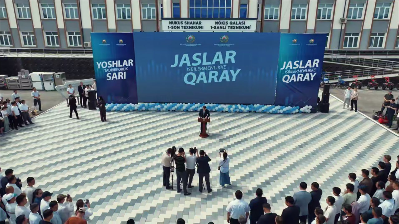 100 nafar yoshga o‘zini band qilishi va biznesini yo‘lga qo‘yishi uchun zarur asbob-uskunalar topshirildi
