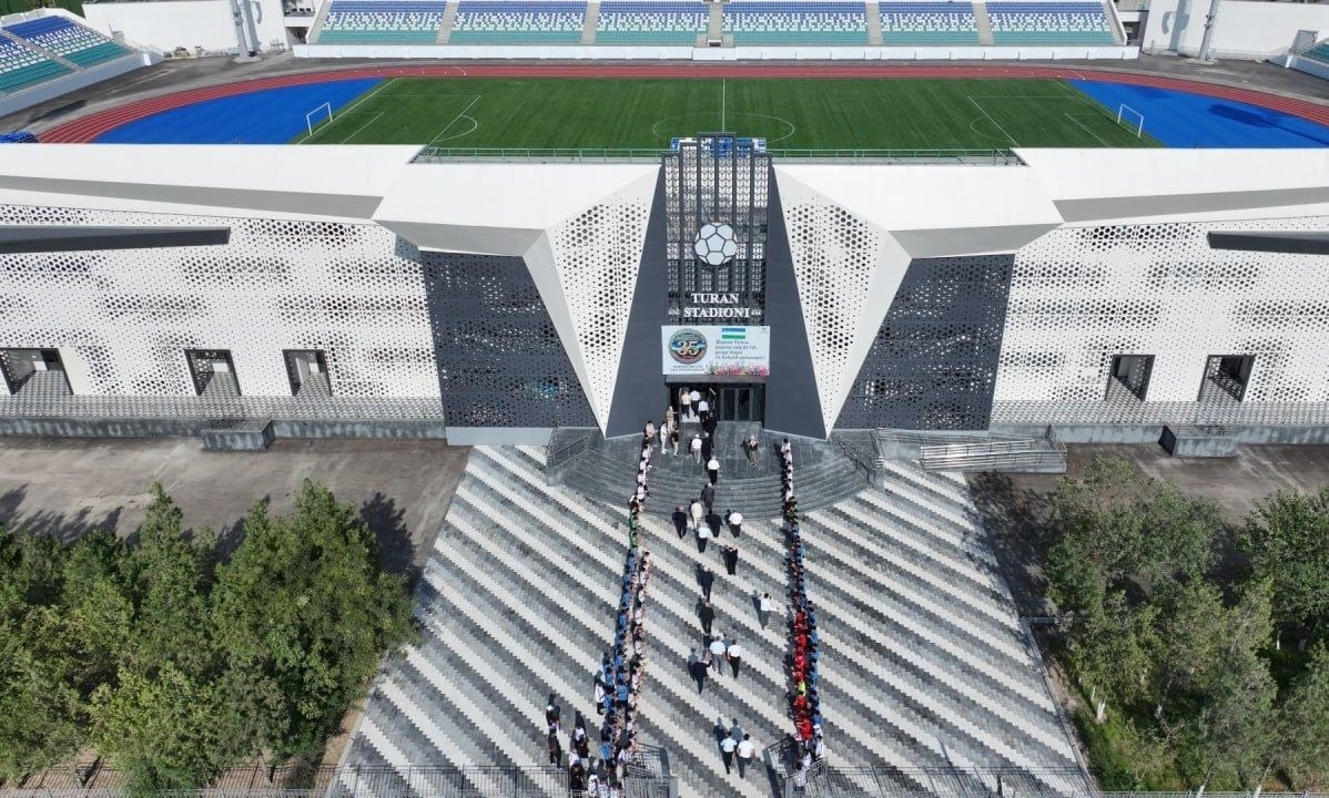 Jańalanǵan «Turan» stadionı ǵárezsizlik bayramı qarsańında xalqımızǵa hám futbol ıqlasbentlerine múnásip sawǵa boldı