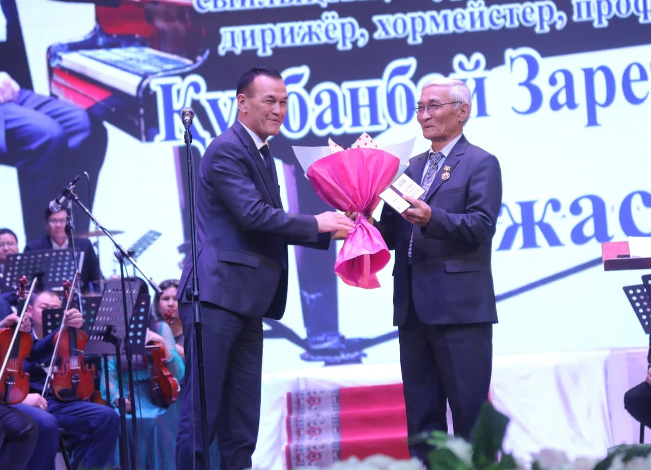 Мәденият ҳәм көркем өнер пидайысы Қурбанбай Заретдинов 70 жаста