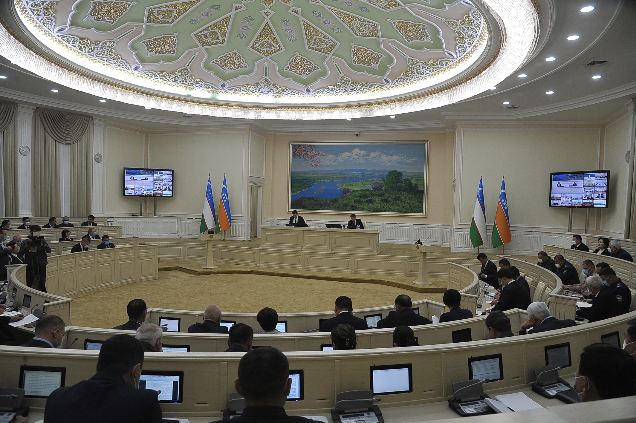 Жоқарғы Кеӊес депутатлары халыққа қандай жәрдем көрсетти?