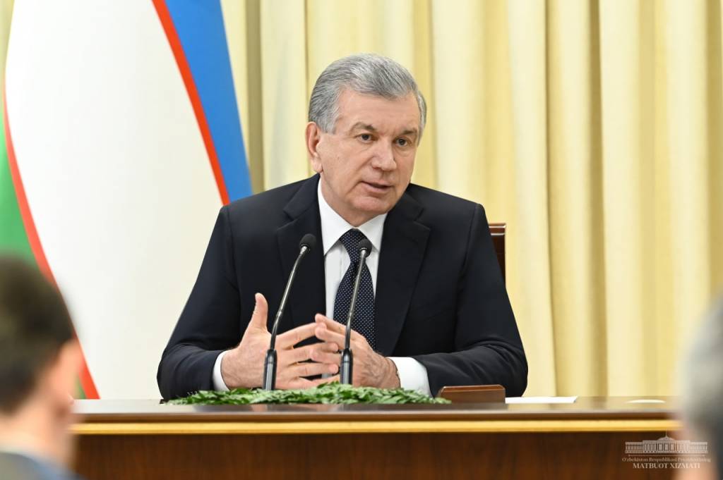 Салық жүгин кемейтиў ҳәм тараўды санластырыў ўазыйпалары белгиленди