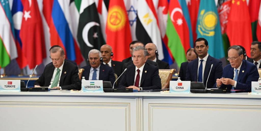 Astanada Aziyada birge islesiw hám isenim ilajları keńesiniń májilisi baslandı