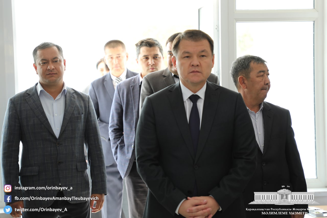 Qaraqalpaqstan Respublikası Joqarǵı Keńesiniń Baslıǵı Amanbay Orınbaev Taxtakópir rayonı Beltaw APJda alıp barılǵan abadanlastırıw jumısları menen tanıstı