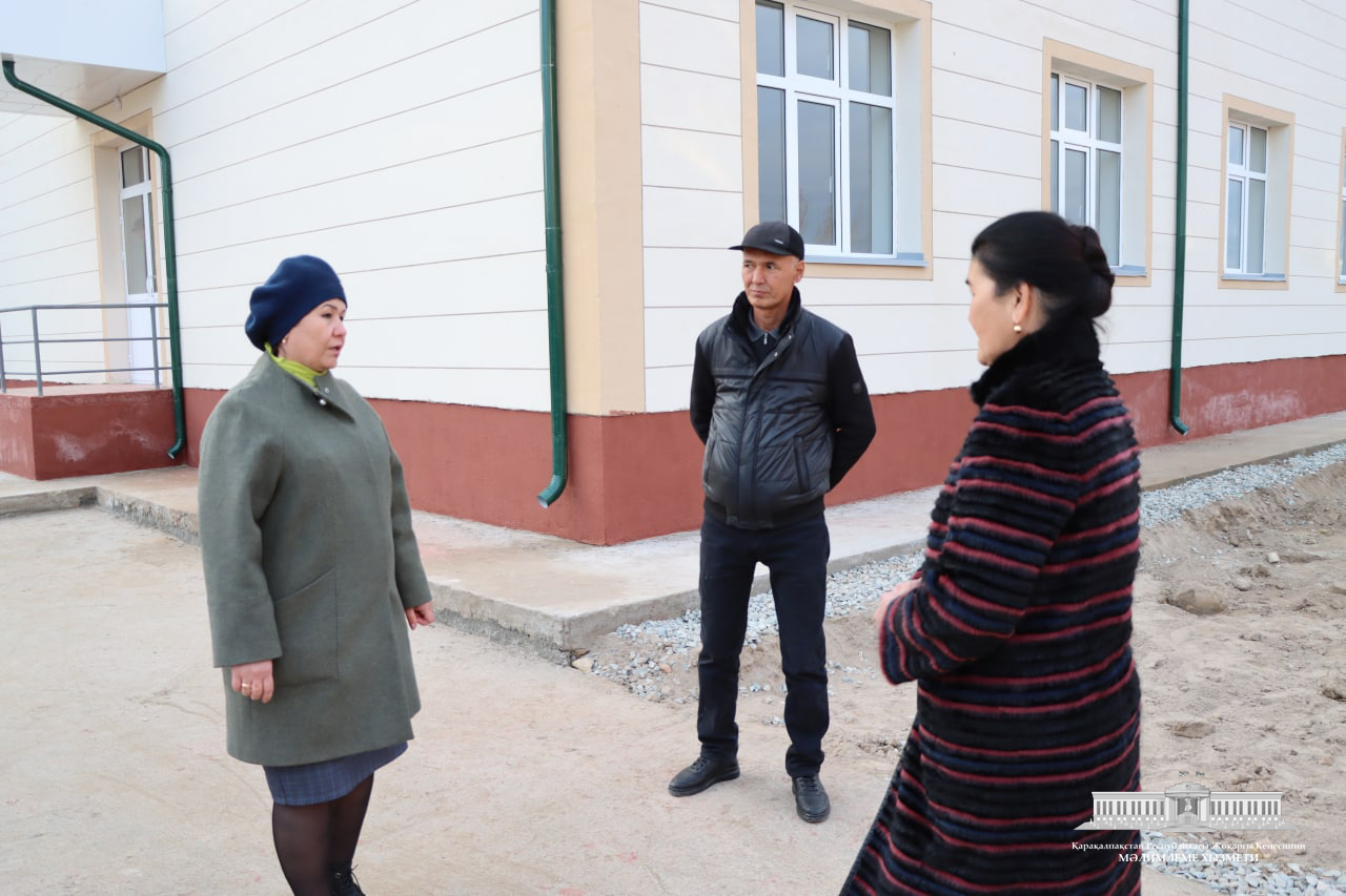 Жоқарғы Кеңес Баслығының тапсырмасы менен Нөкис районындағы қурылыс жумыслары белгиленген мүддетлерде жуўмақланбақта