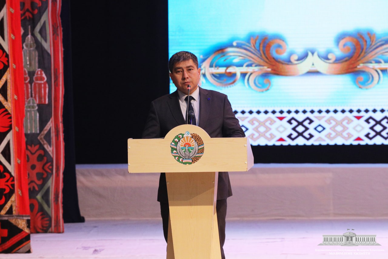 Xalqımızdıń qos juldızı” atamasında kórkem ádebiy keshe bolıp ótti