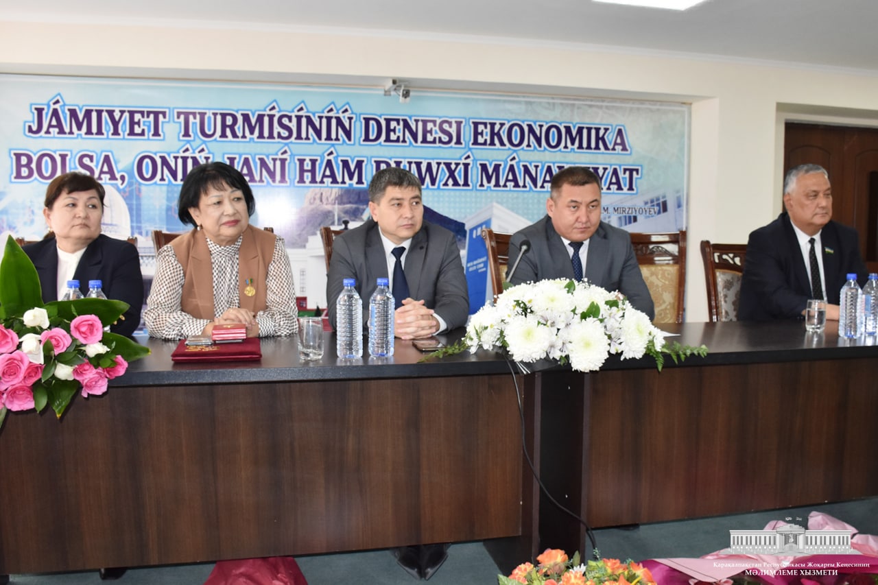 Professor Elizaveta Kutıbaevanıń 65 jasqa tolǵan yubileyine baǵıshlanǵan ushırasıw keshesi bolıp ótti