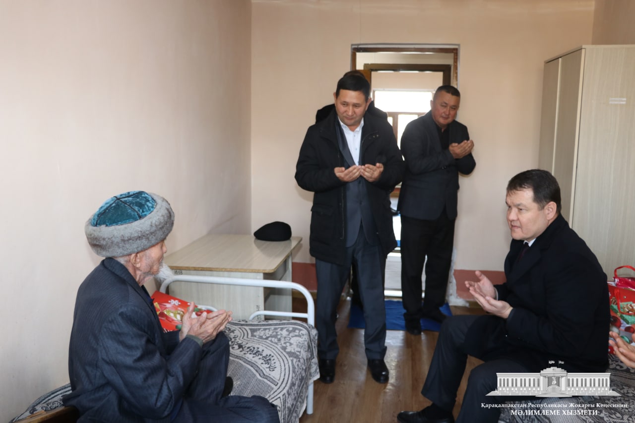 Bayram qarsańında kewillerge bayram keypiyatı bólisildi