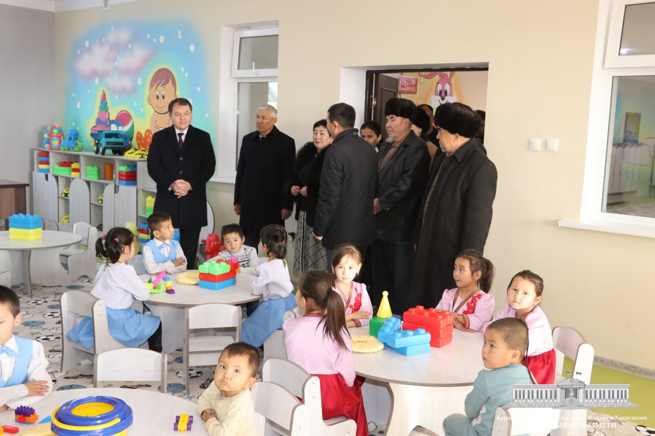 Bayram qarsańında Shımbay rayonında jańa balalar baqshası imaratı paydalanıwǵa tapsırıldı