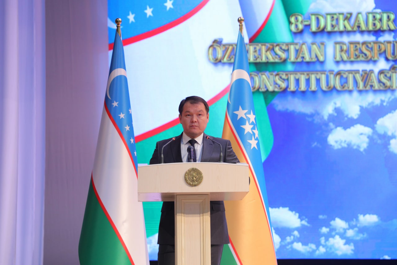 Ózbekstan Respublikası Konstituciyası qabıl etilgeniniń 30 jıllıǵı keń túrde belgilendi