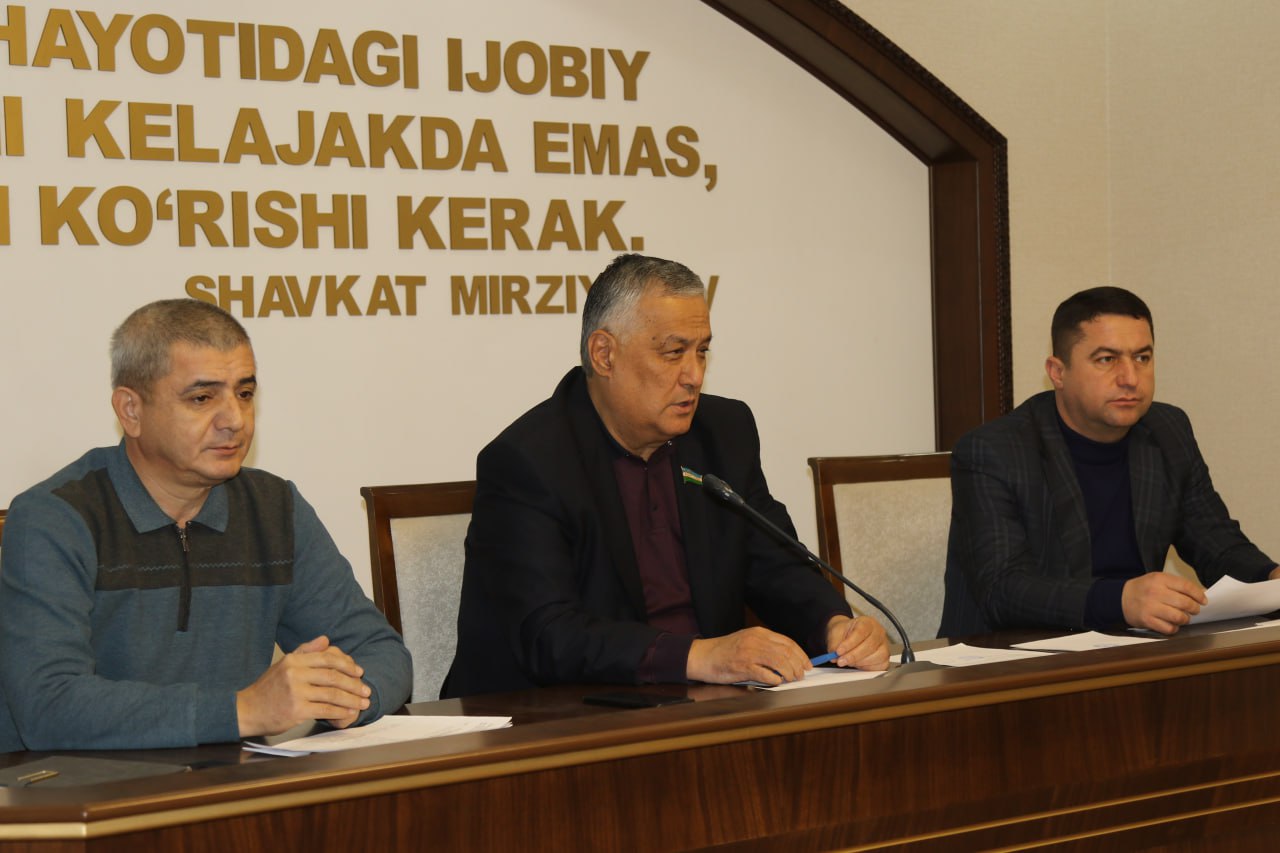 Senator Prezident qararı tiykarında ámelge asırılıp atırǵan jumıslar menen tanıstı