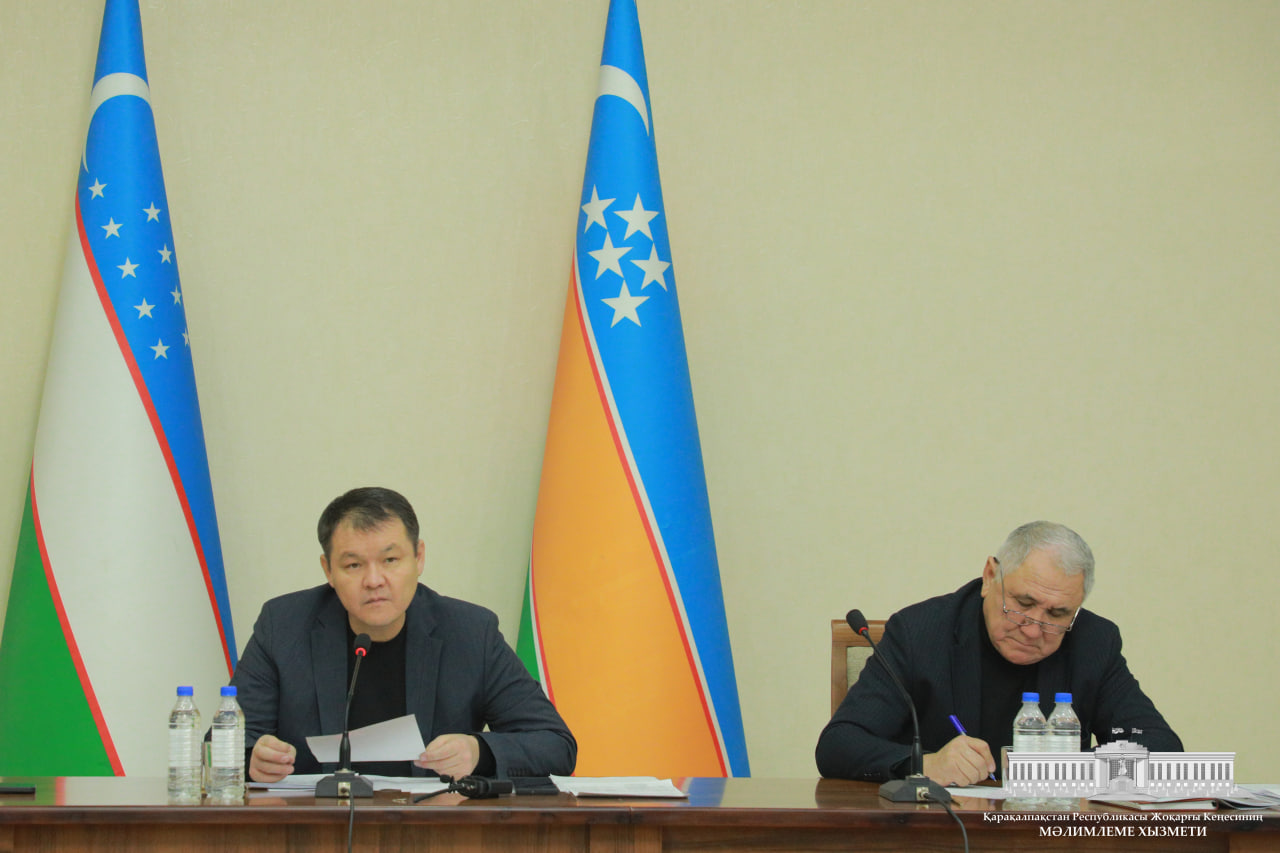 Joqarǵı Keńes Baslıǵı basshılıǵında Qaraózek rayonın sociallıq-ekonomikalıq jaqtan rawajlandırıw baǵdarında ámelge asırılıp atırǵan jumıslar talqılandı