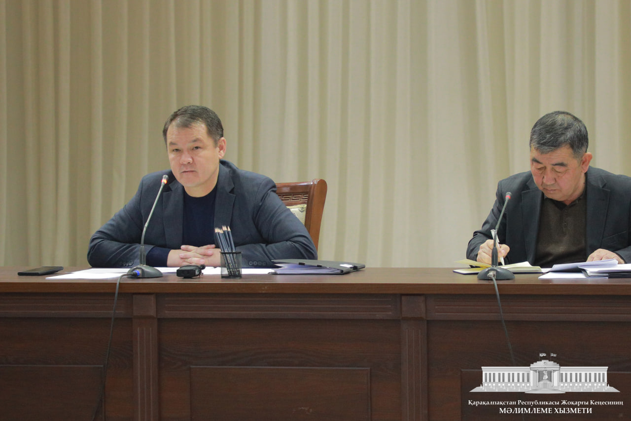 Жоқарғы Кеңес Баслығы тәрепинен Тахтакөпир районын раўажландырыў басқышларын белгилеп алыў бойынша мәжилис өткерилди