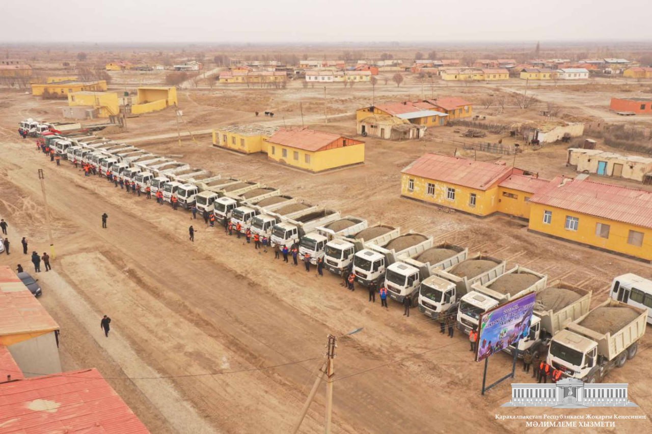 Joqarǵı Keńes Baslıǵı basshılıǵında eń shetki alıs aymaqlardıń biri bolǵan Qumbasqan awılında keń kólemli qurılıs ońlaw ham abadanlastırıw jumısları baslap jiberildi