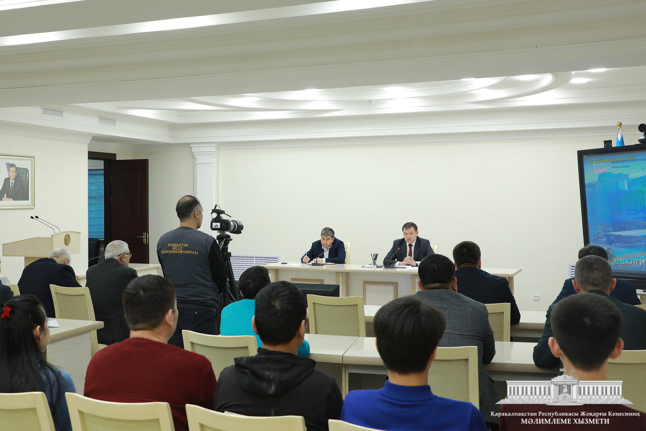 Joqarǵı Keńes Baslıǵı respublikamız aymaǵındaǵı sociallıq tarmaqlar belsendileri bolǵan bir qatar blogerler menen ushırastı