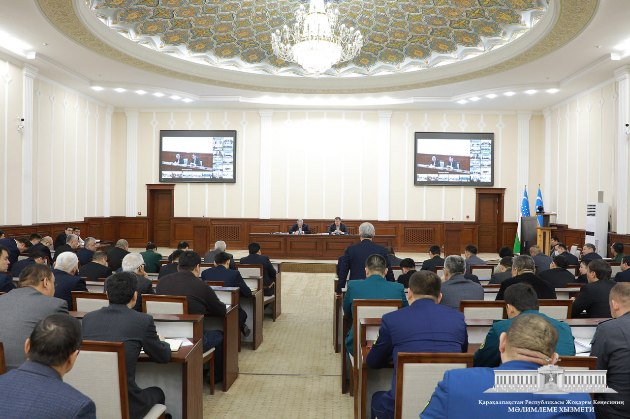 Joqarǵı Keńes Baslıǵı basshılıǵında keńeytilgen apparat májilisi ótkerildi