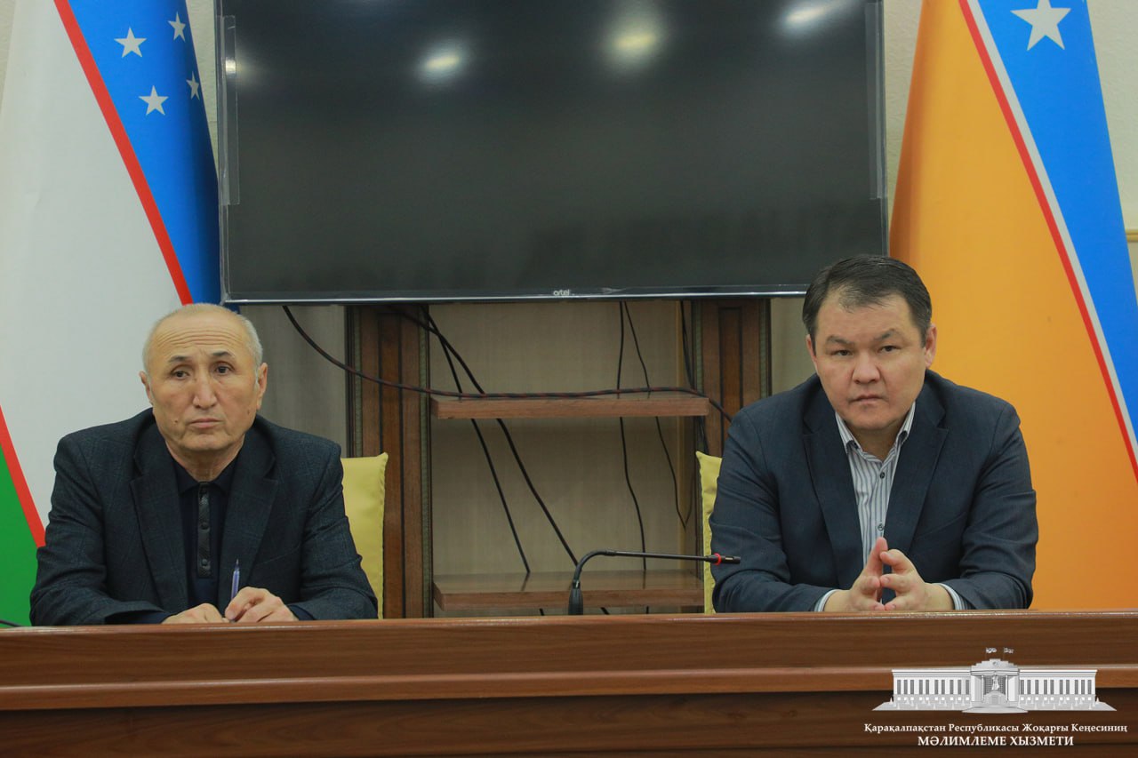 Joqarǵı Keńes Baslıǵı Shomanay rayonındaǵı alıp barılıp atırǵan jumıslardı sın kóz qarasta qarap shıqtı hám rayondı rawajlandırıw boyınsha wazıypalardı belgilep berdi