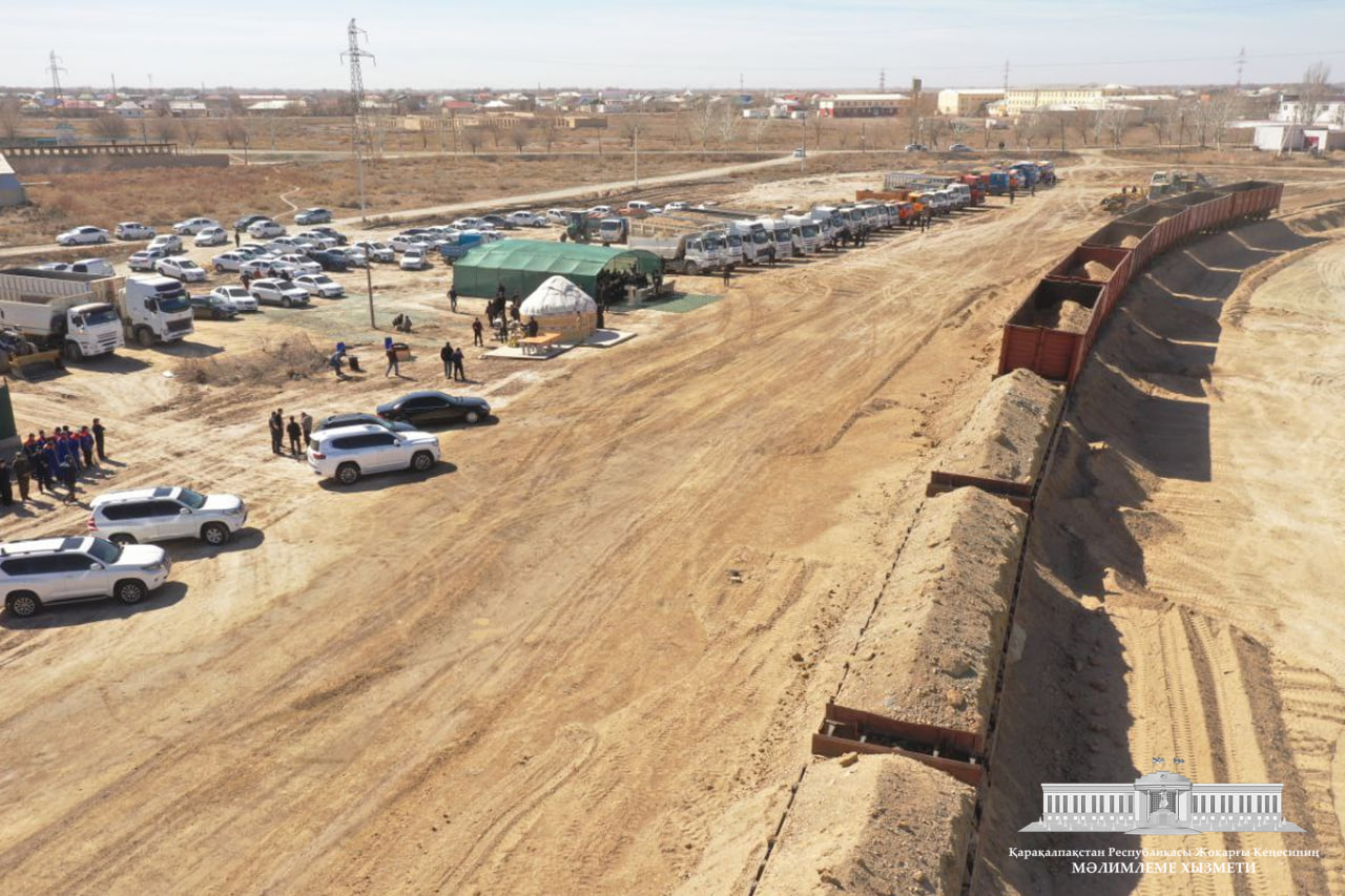 Respublikamızdın Arqa rayonlarındaǵı ishki xojalıq jolların ońlaw boyınsha keń kólemli jumıslar baslandı