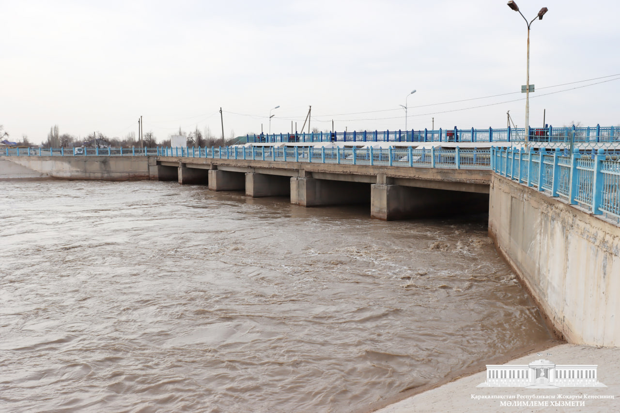 Kanallarda tolıp aǵıp atırǵan suwdı kórip Watanlaslarımızdıń kewli de tolıp-taspaqta