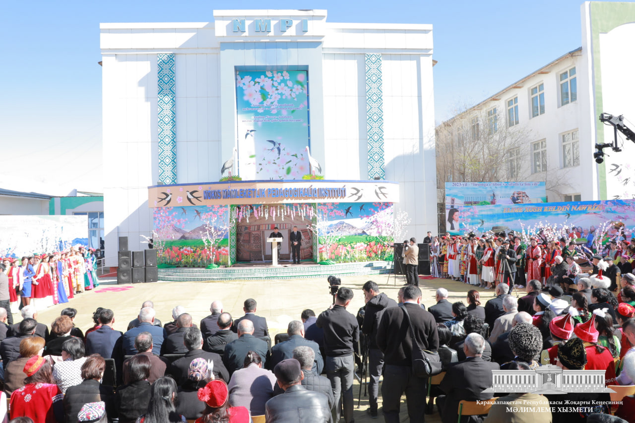 Joqarǵı Keńes Baslıǵı Nókis mámleketlik pedagogikalıq institutında ótkerilgen Nawrız bayramı saltanatına qatnastı