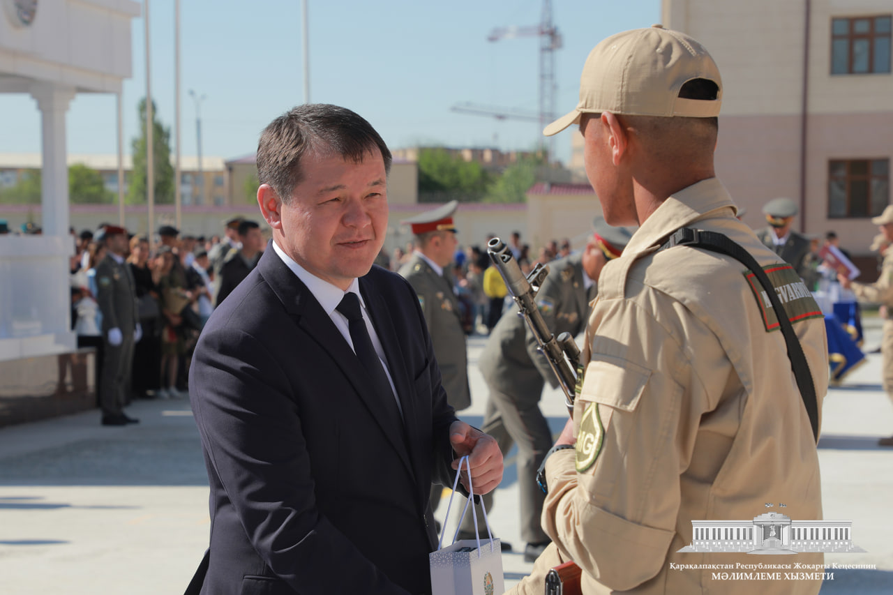 Жигитлер әскерий хызметке, Ўатанды қорғаўға атланды