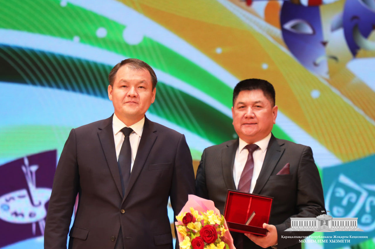 “Мәденият ҳəм көркем өнер тараўы хызметкерлери күни» мүнәсибети менен салтанатлы байрам илажы болып өтти