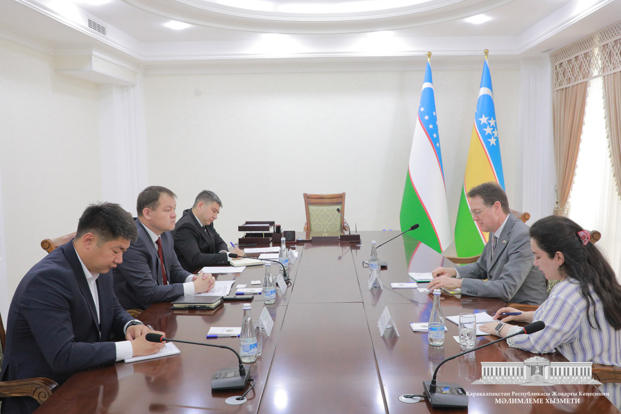 Qaraqalpaqstan Respublikası Joqarǵı Keńesiniń Baslıǵı Amanbay Orınbaev Ullı Britaniyanıń Ózbekstandaǵı ayrıqsha hám tolıq huqıqlı elshisin qabılladı