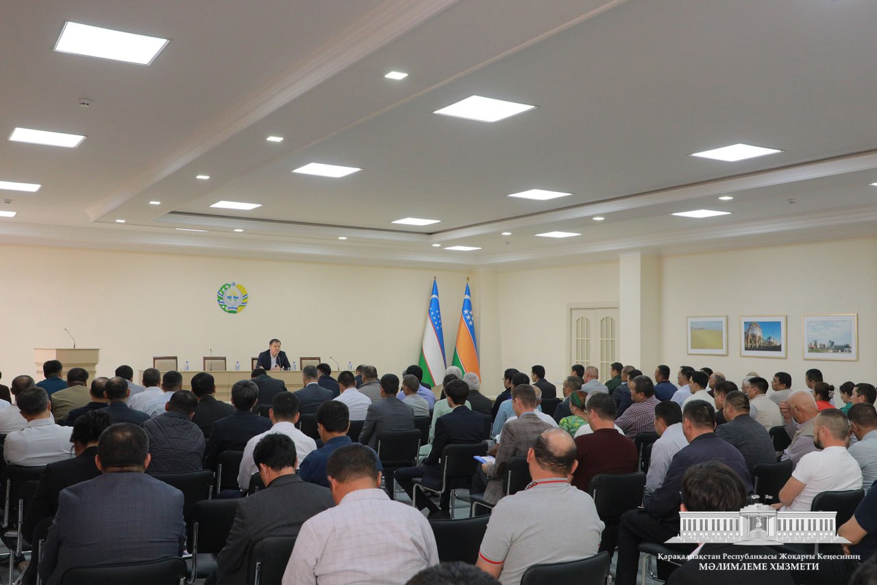 Joqarǵı Keńes Baslıǵı isbilermenler menen ushırastı