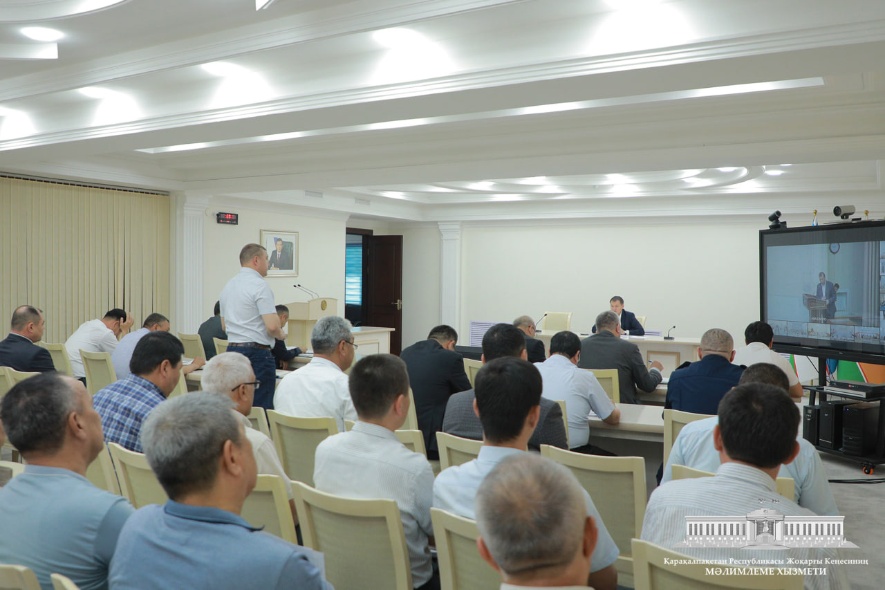 Joqarǵı Keńes Baslıǵı qurılıs tarawına arnalǵan videoselektor májilisin ótkerdi