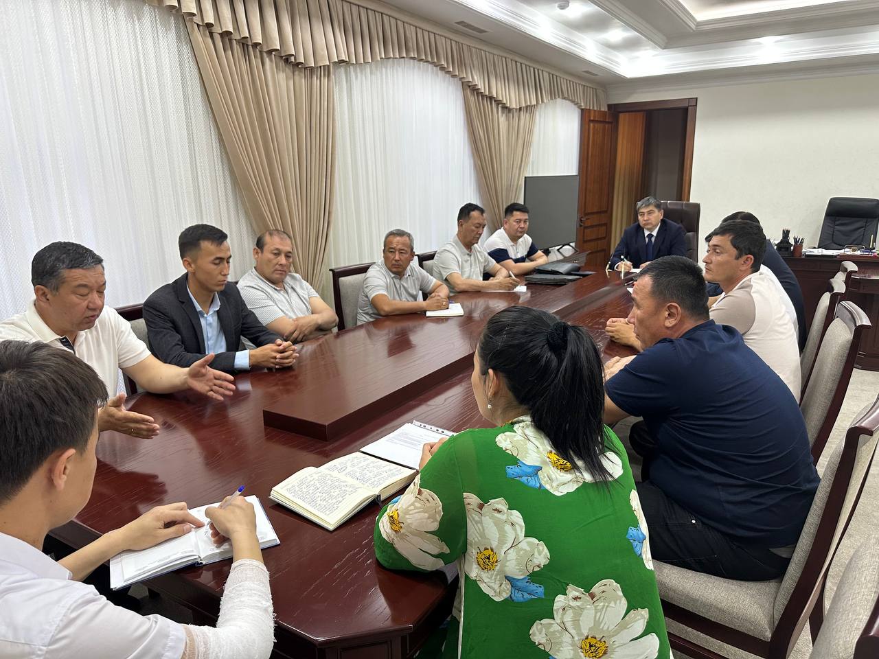 Awıl xojalıǵı tarawın rawajlandırıw baǵdarında áhmiyetli máselelerge arnalǵan májilis bolıp ótti