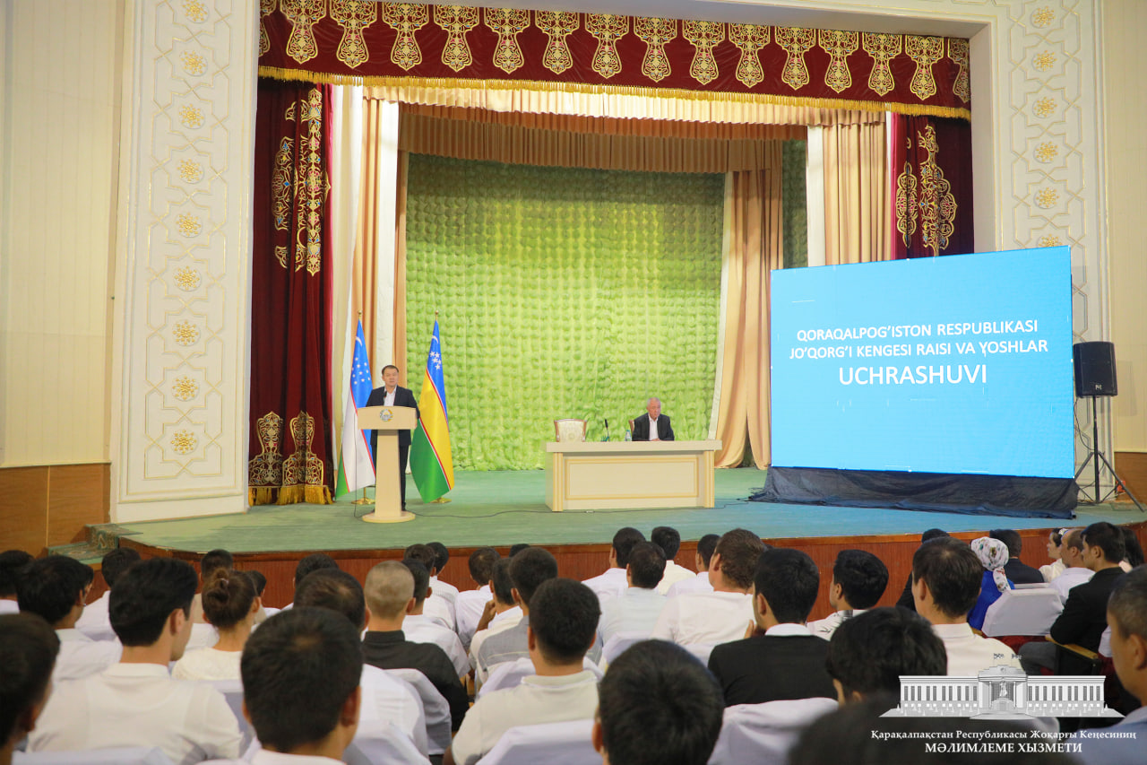 Respublikamızdıń qubla rayonlarınıń kóshe sárdarları hám belsendi jasları menen ushırasıw ótkerildi