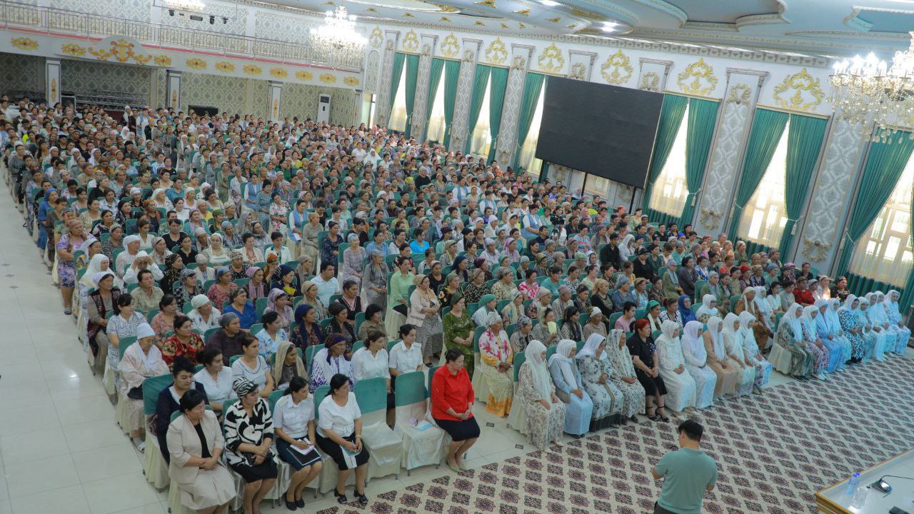 Beruniy rayonı máhállelerindegi belsendi hayallar menen jaqınnan pikirlesildi