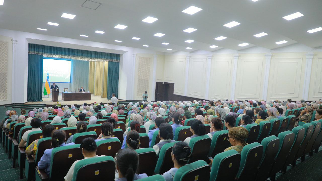 Hayal-qızlardıń búgingi turmısınan razılıǵın támiyinlew jolında ámelge asırılıp atırǵan jumıslar ele de dawam ettiriledi