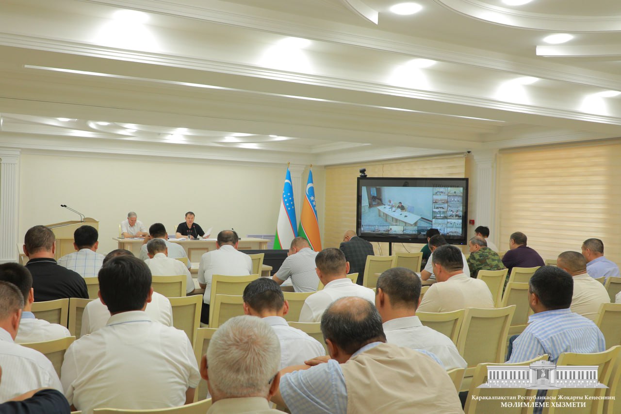 Qayta tikleniwshi energiya dereklerinen paydalanıwdı en jaydırıw hám bar bolǵan energiya dereklerinen nátiyjeli paydalanıwdı shólkemlestiriw máseleleri qarap shıǵıldı