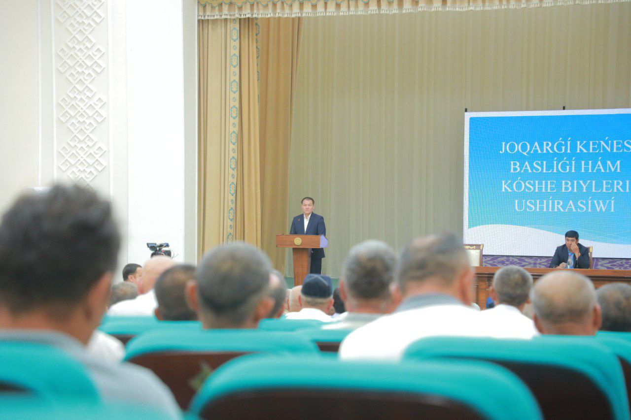 Joqarǵı Keńes Baslıǵı Moynaq rayonınıń kóshe biyleri menen ushırastı