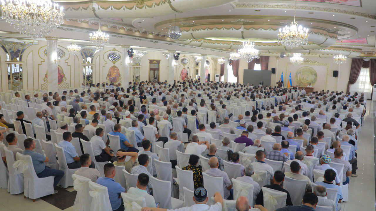 Joqarǵı Keńes Baslıǵı Nókis qalasınıń kóshe biyleri menen ushırastı