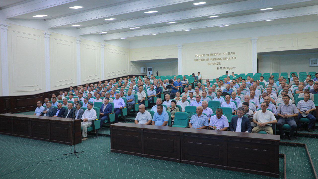 Joqarǵı Keńes Baslıǵı Taxtakѳpir rayonınıń kóshe biyleri menen jaqınnan pikirlesti