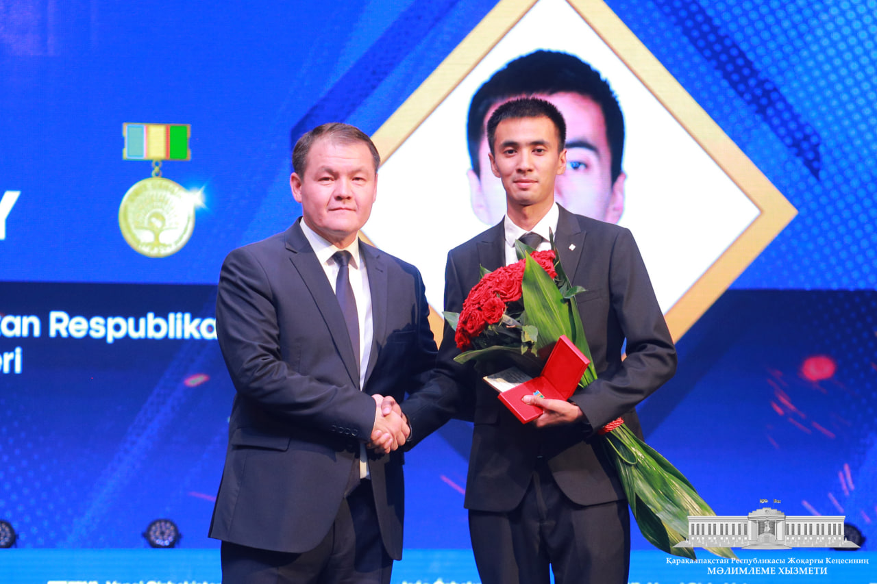 Jaslar aylıǵı ózinde mıń-mıńlap jaslardı jámley aldı