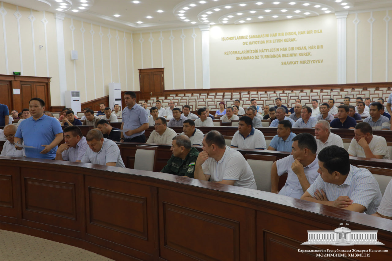 Joqarǵı Keńes Baslıǵı bir qatar qurılısshılar hám isbilermenler menen ushırastı