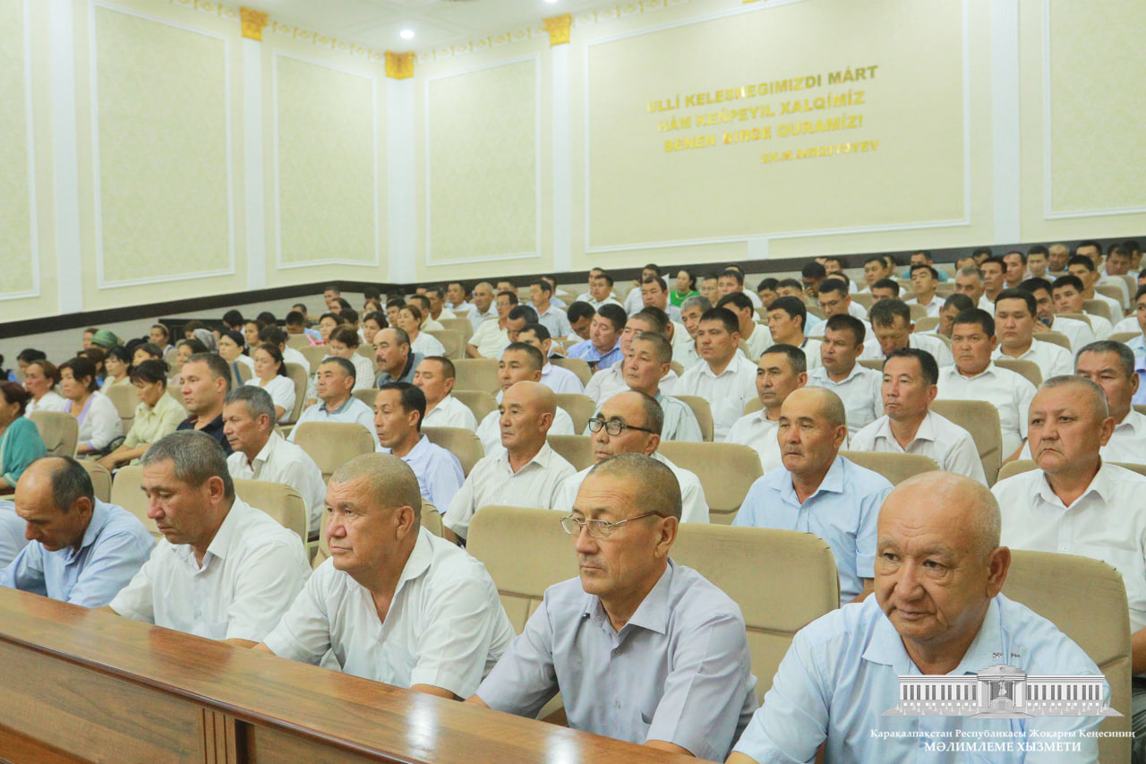 Qaraózek rayonın rawajlandırıw máselelerine arnalǵan májilis ótkerdi