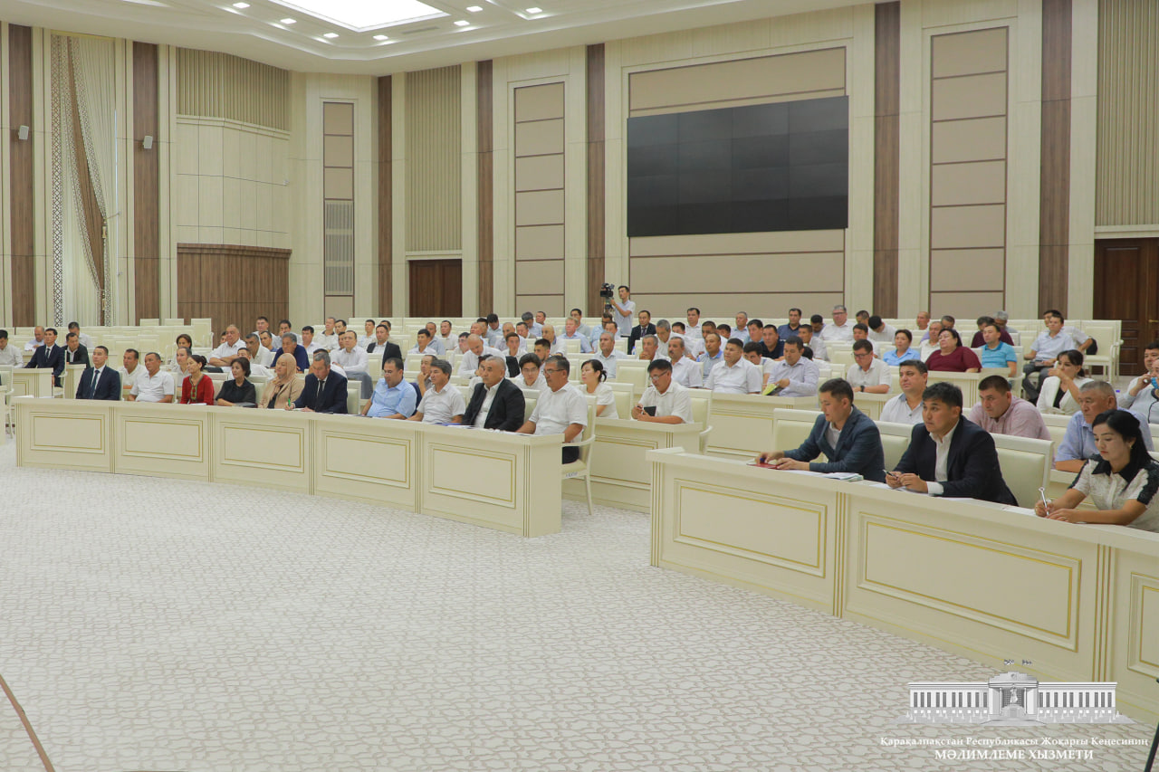 Joqarǵı Keńes Baslıǵı respublikamızdı rawajlandırıw baǵdarında wazıypalardı belgilep alıw maqsetinde bir qatar isbilermenler menen ushırastı