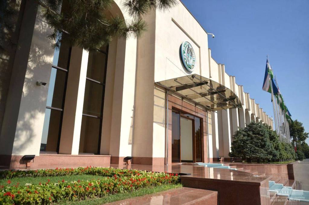 Ózbekstan Prezidenti Ázerbayjanǵa jónep ketti