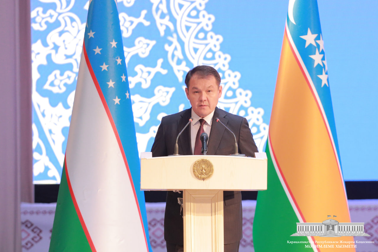 Búgin Qaraqalpaq mámleketlik akademiyalıq muzıkalı teatrında 21-oktyabr Ózbek tili bayramı kúni múnásibeti menen bayram ilajı bolıp ótti