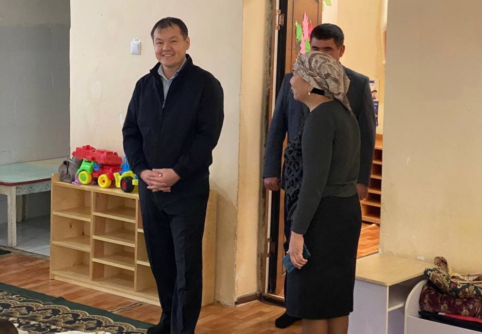 Председатель Жокаргы Кенеса в целях ознакомления посетил социальные объекты где проходят строительство в Кунградском районе